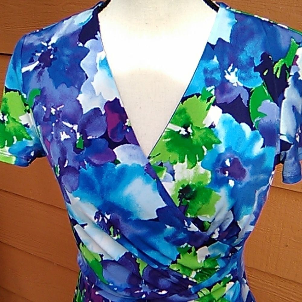 Precise Floral Dress - Picture 2 of 8